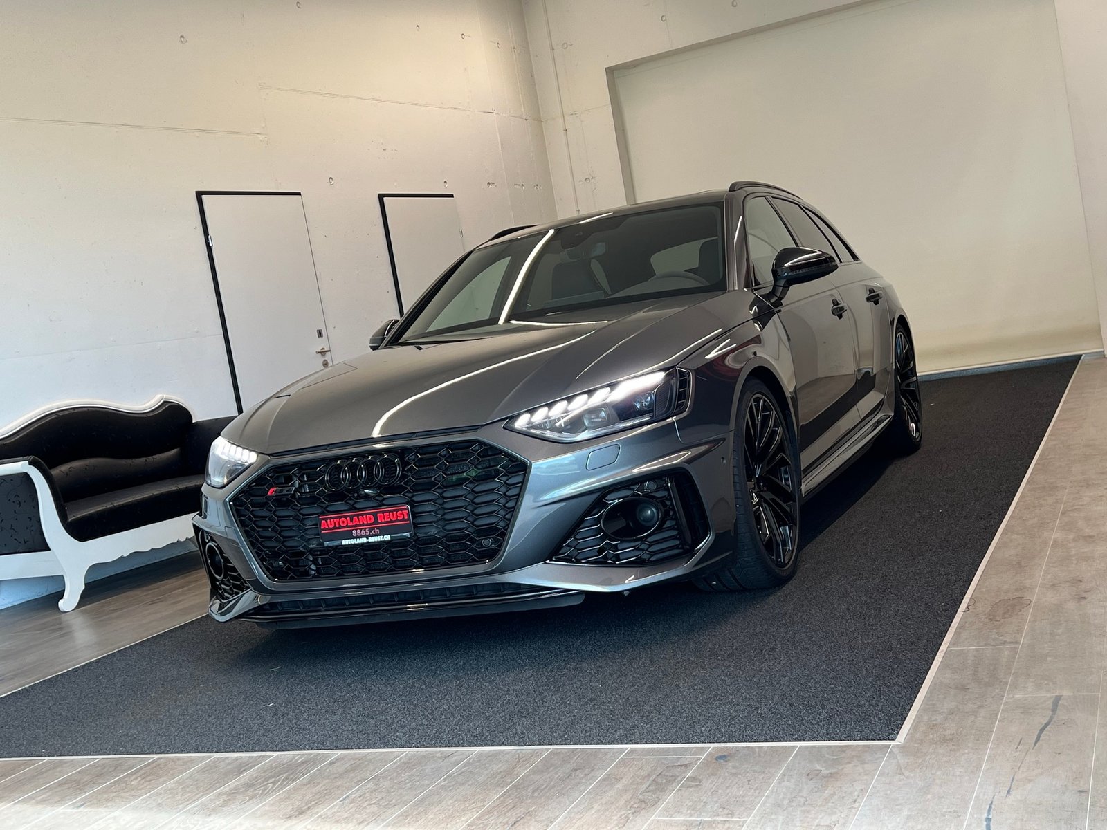 AUDI RS4 Avant quattro tiptronic, Essence, Occasion / Utilisé, Automatique - 3