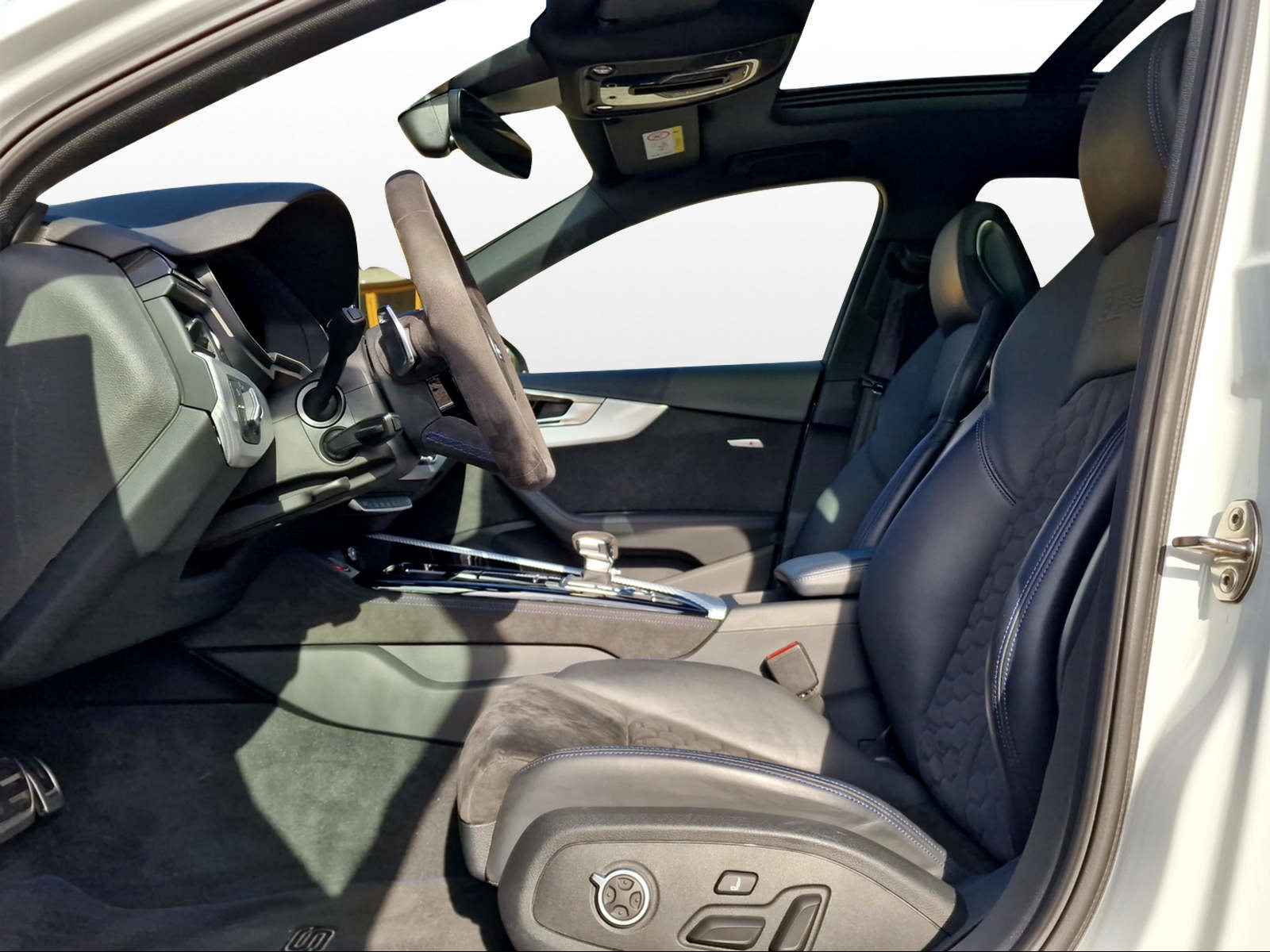 AUDI RS4 Avant quattro, Benzin, Occasion / Gebraucht, Automat - 7