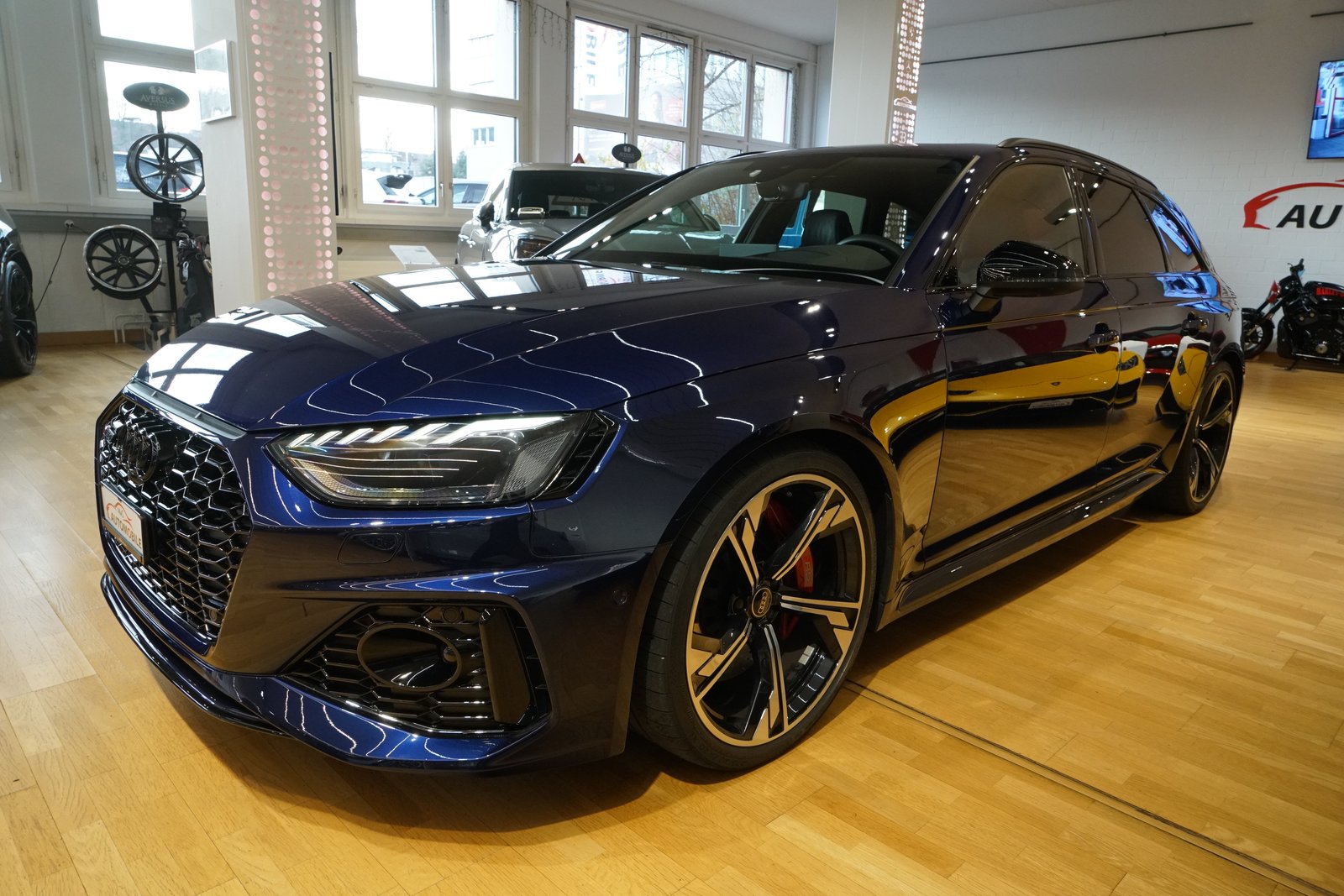 AUDI RS4 Avant quattro tiptronic