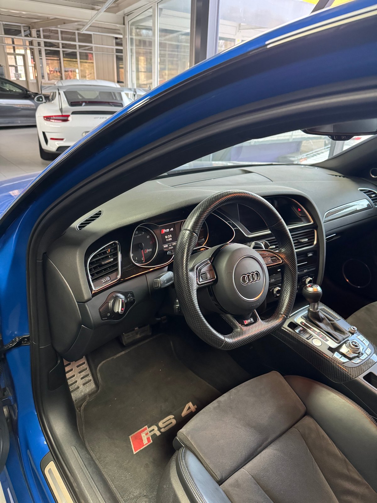 AUDI RS4 Avant 4.2 FSI V8 quattro S-tronic, Benzin, Occasion / Gebraucht, Automatik - 7