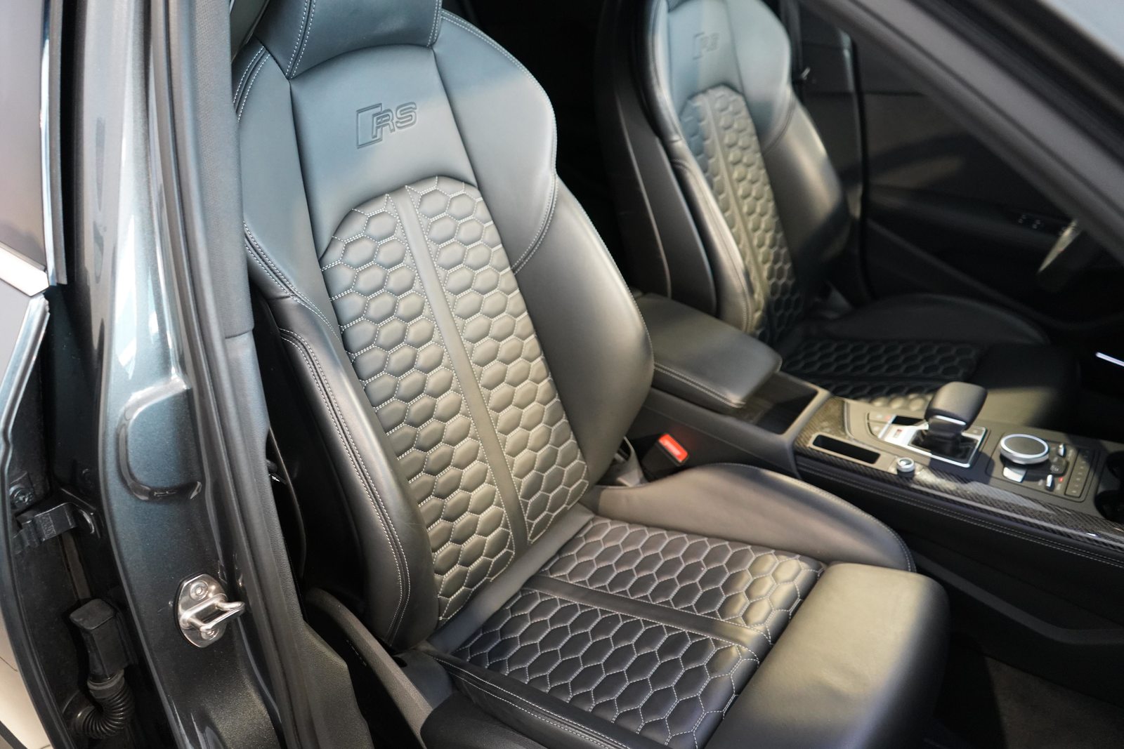AUDI RS4 Avant 2.9 V6 TFSI quattro T-Tronic, Essence, Occasion / Utilisé, Automatique - 7
