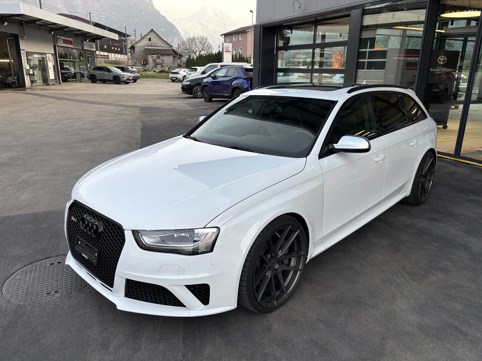 AUDI RS4 Avant 4.2 V8 Schalensitze, Keramik, Petrol, Second hand / Used, Automatic - 5