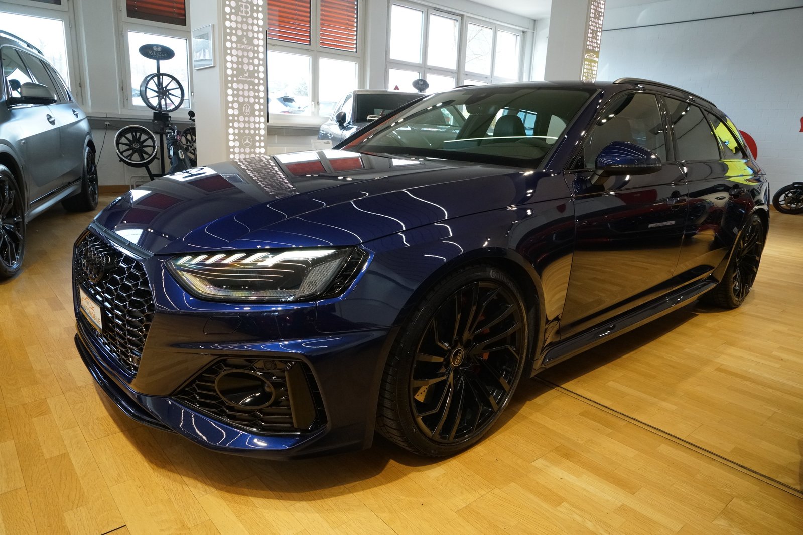 AUDI RS4 Avant quattro tiptronic