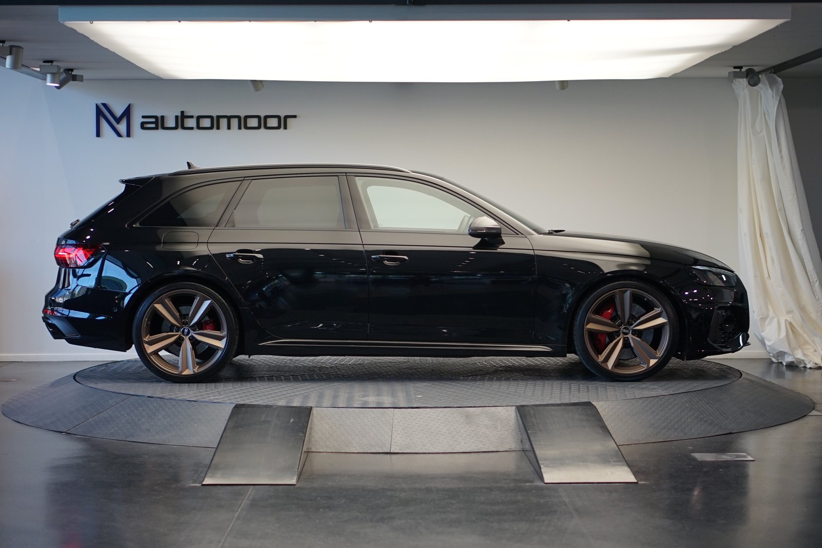 AUDI RS4 Avant quattro tiptronic *Audi exclusive* *Voll-Carb, Essence, Occasion / Utilisé, Automatique - 4
