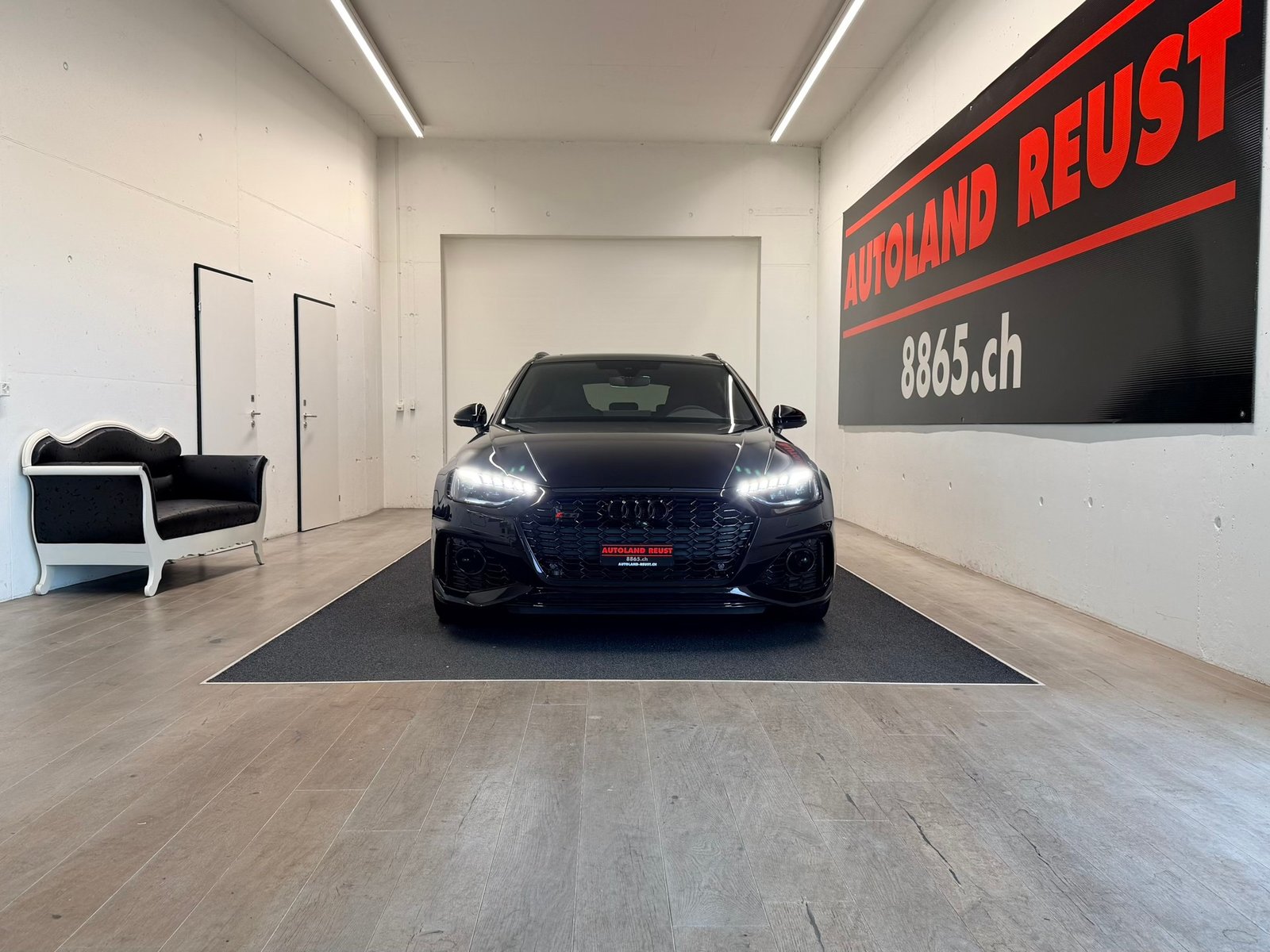 AUDI RS4 Avant quattro tiptronic, Petrol, Second hand / Used, Automatic - 2