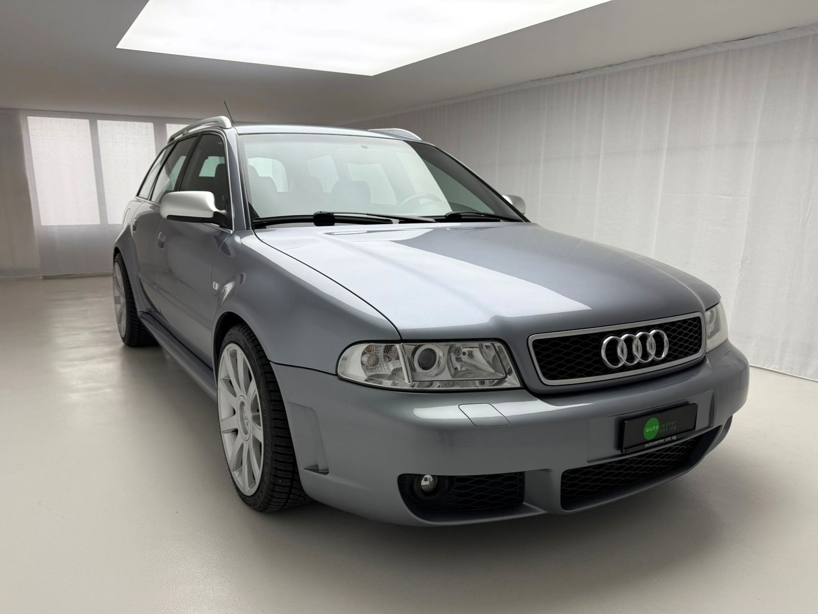 AUDI RS4 Avant quattro