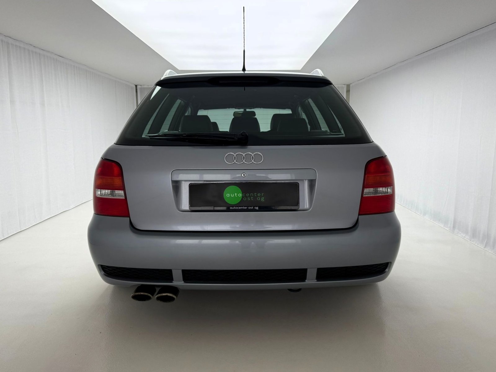 AUDI RS4 Avant quattro, Petrol, Second hand / Used, Manual - 6