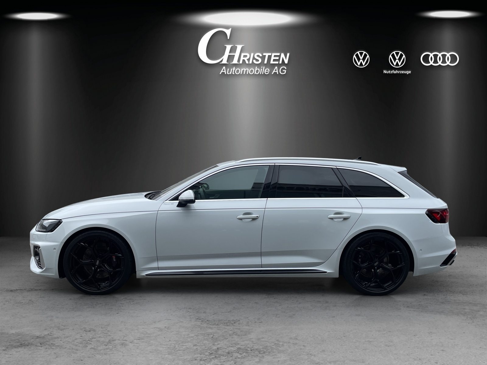 AUDI RS 4 Avant, Petrol, Second hand / Used, Automatic - 2