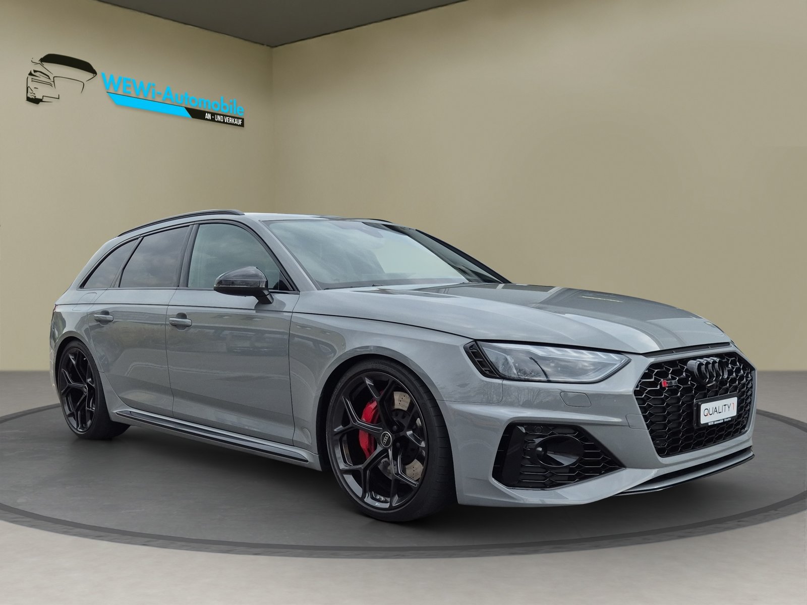 AUDI RS4 Avant quattro tiptronic