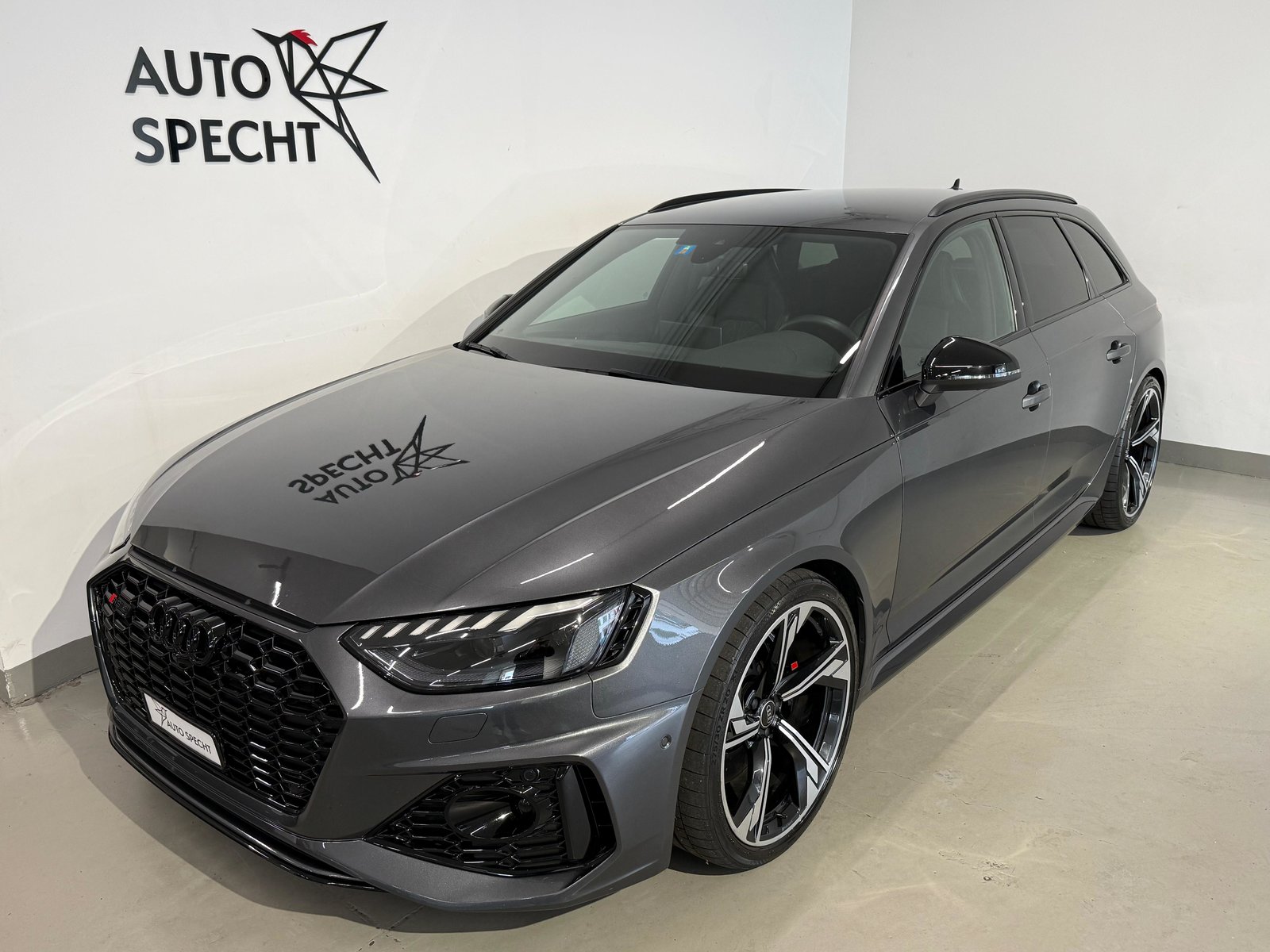 AUDI RS4 Avant quattro tiptronic