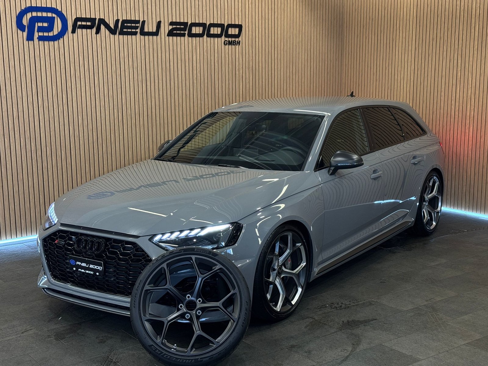 AUDI RS4 Avant 25 year edition quattro tiptronic, Essence, Occasion / Utilisé, Automatique - 2