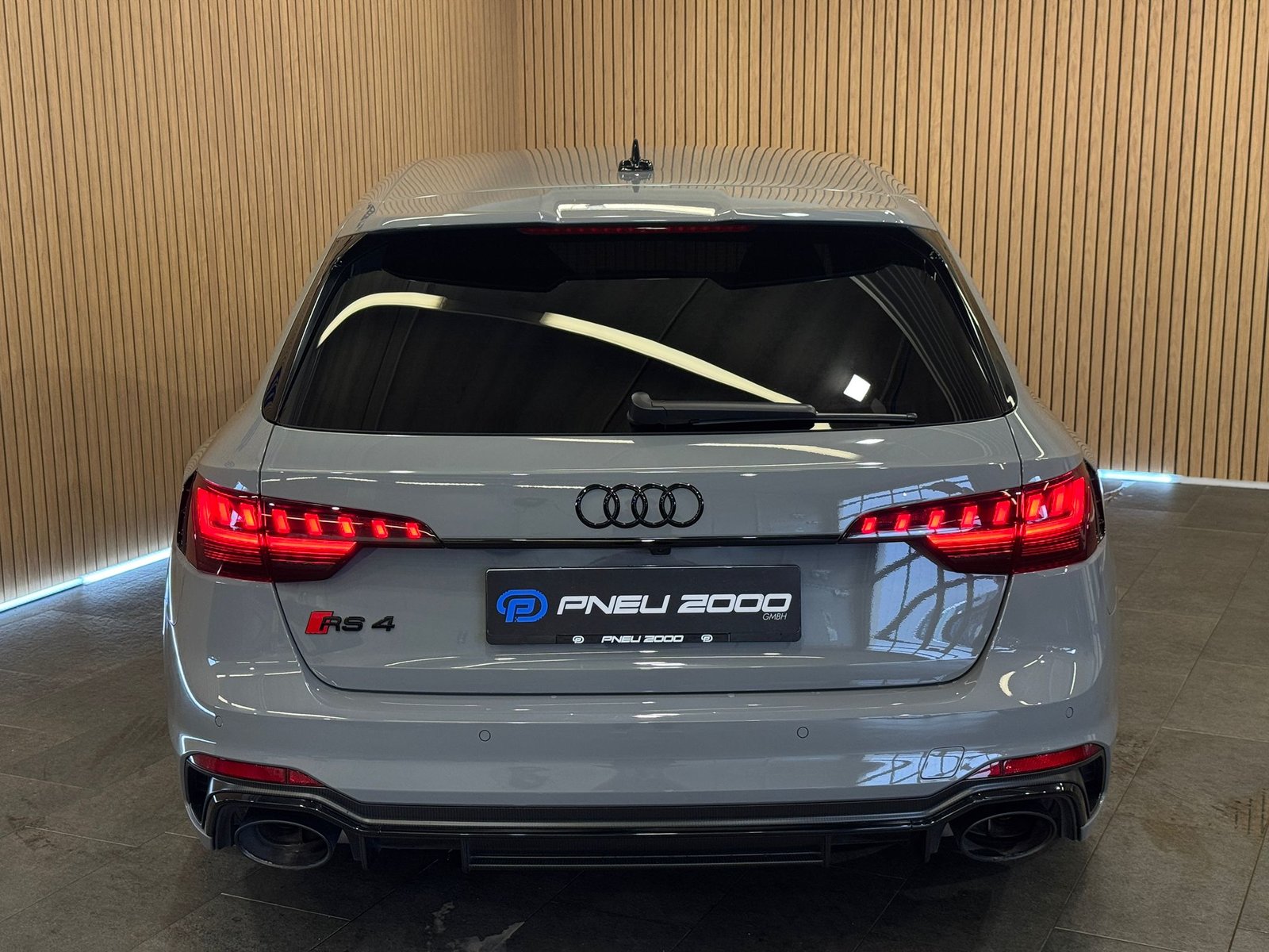 AUDI RS4 Avant 25 year edition quattro tiptronic, Essence, Occasion / Utilisé, Automatique - 5