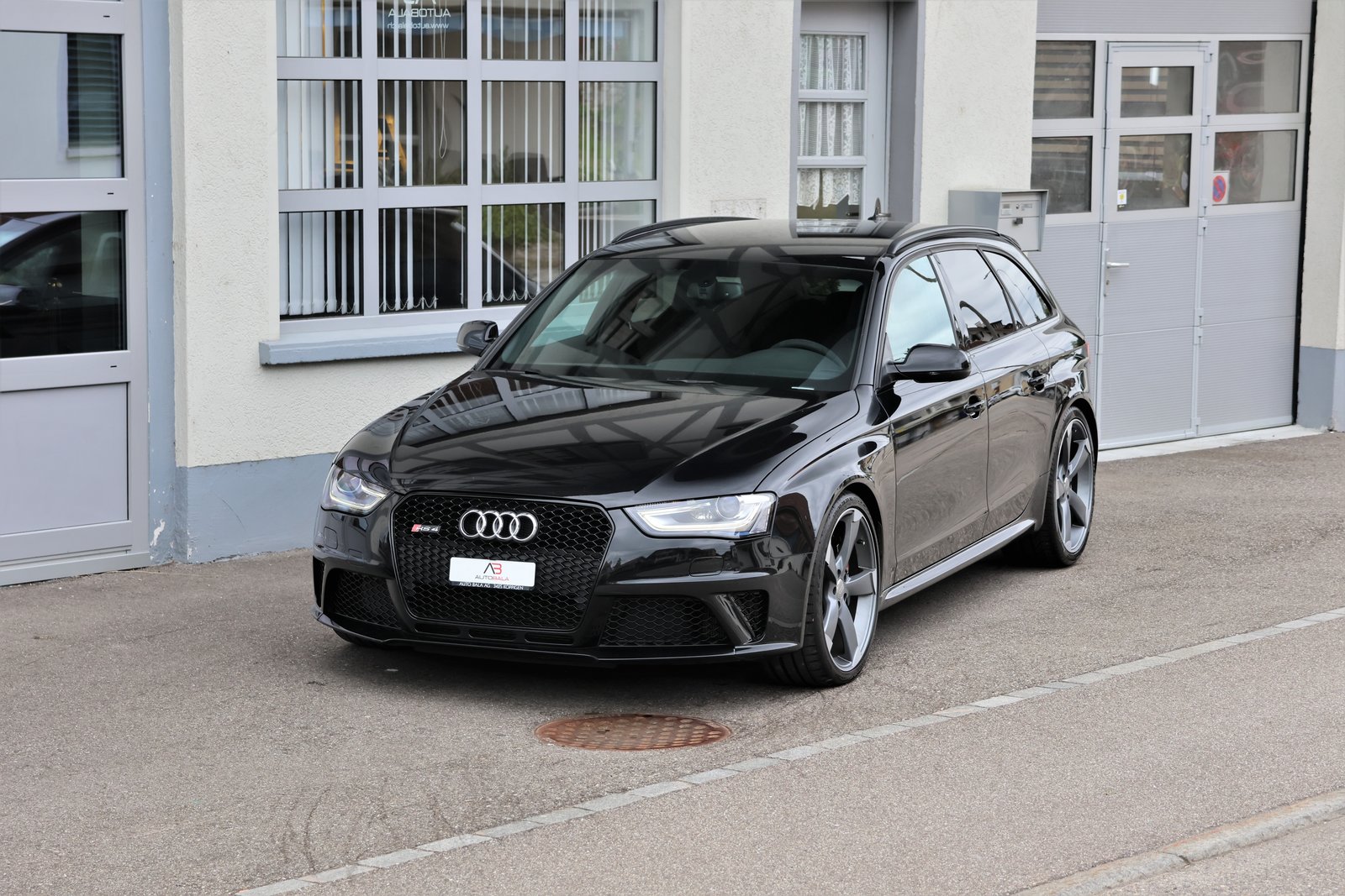 AUDI RS4 Avant 4.2 FSI V8 quattro S-tronic (CH) *1.Hand*