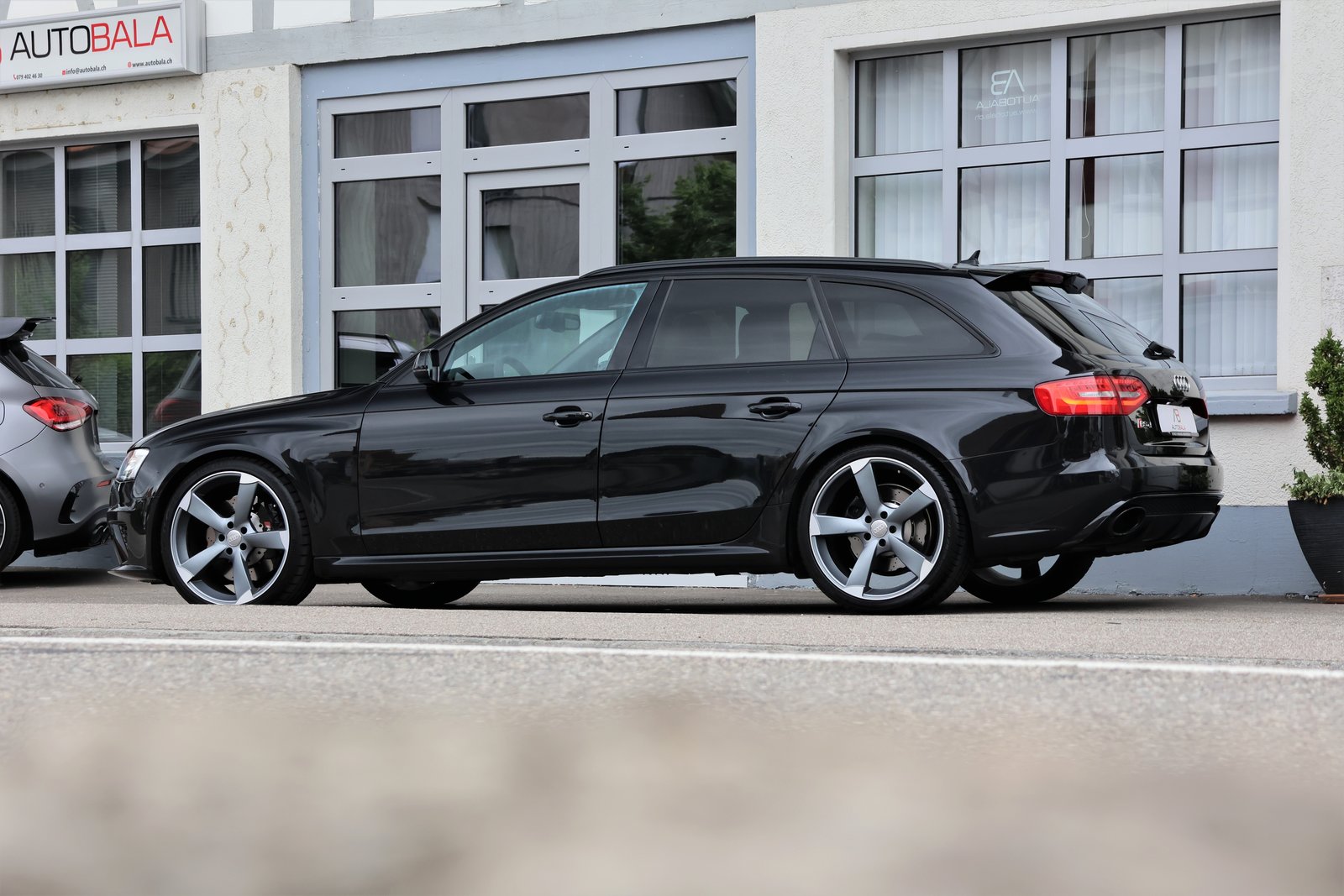 AUDI RS4 Avant 4.2 FSI V8 quattro S-tronic (CH) *1.Hand*, Benzin, Occasion / Gebraucht, Automatik - 4