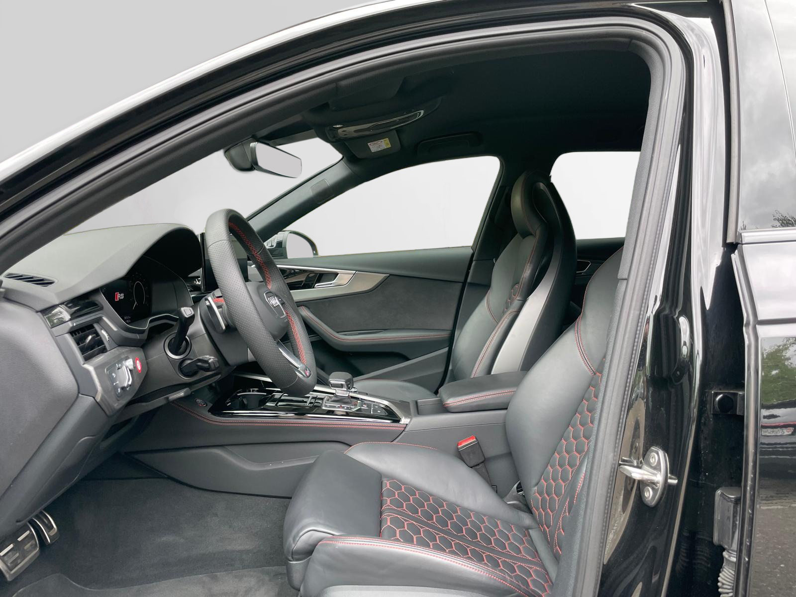 AUDI RS 4 Avant, Petrol, Second hand / Used, Automatic - 5