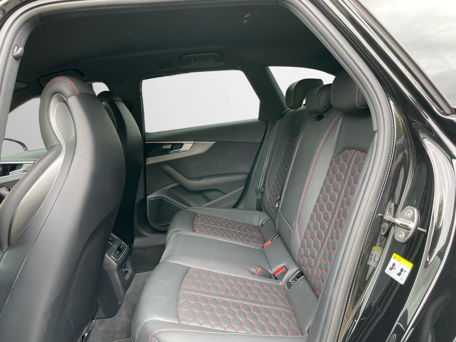 AUDI RS 4 Avant, Petrol, Second hand / Used, Automatic - 7