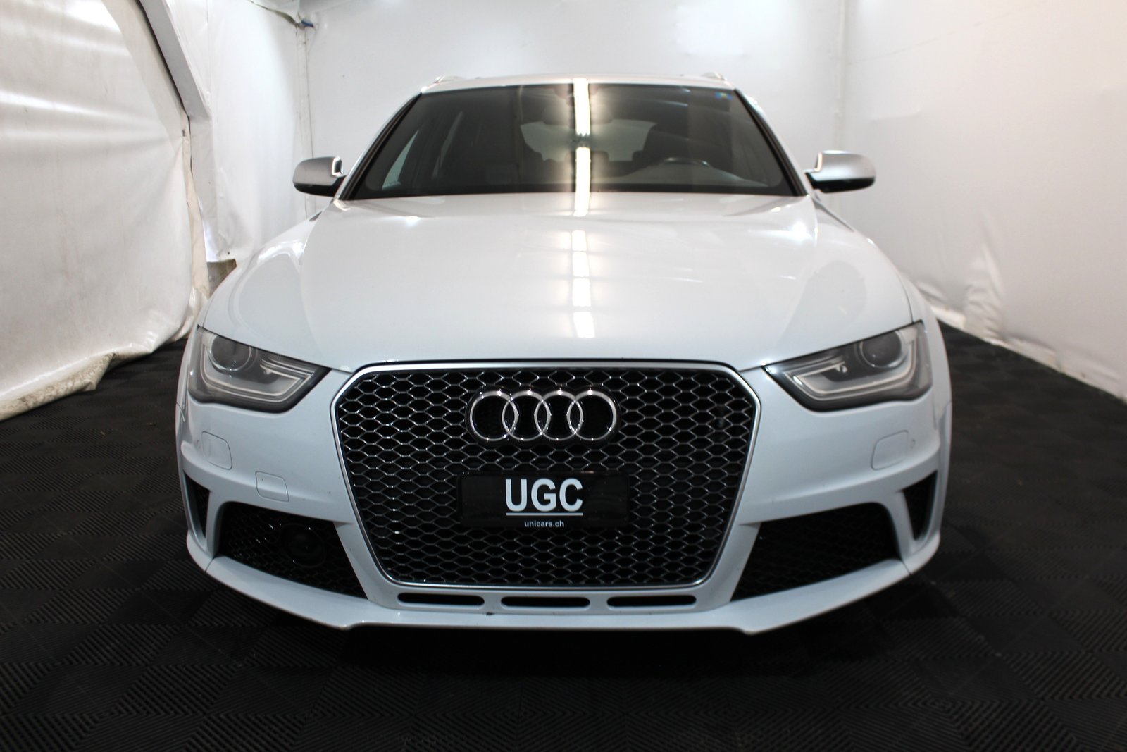 AUDI RS4 Avant 4.2 V8 FSI quattro S-Tronic, Benzin, Occasion / Gebraucht, Automatik - 2