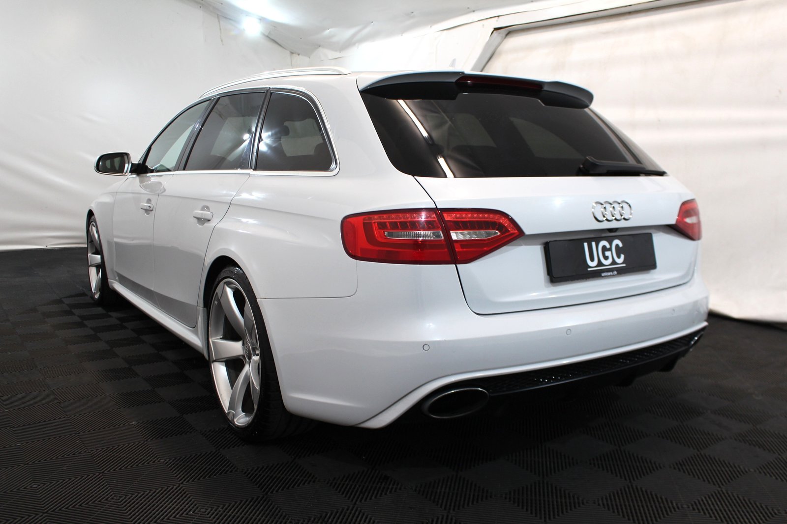 AUDI RS4 Avant 4.2 V8 FSI quattro S-Tronic, Benzin, Occasion / Gebraucht, Automatik - 4