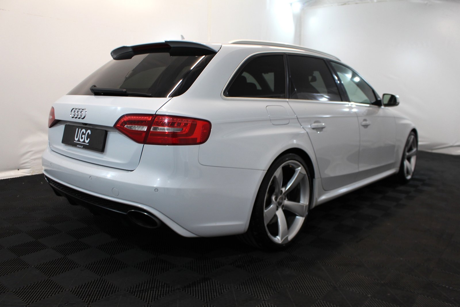 AUDI RS4 Avant 4.2 V8 FSI quattro S-Tronic, Benzin, Occasion / Gebraucht, Automatik - 6