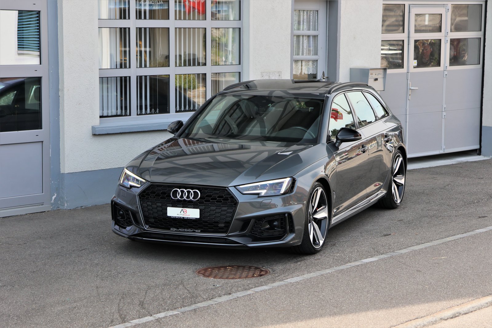 AUDI RS4 Avant 2.9 TFSI quattro tiptronic (CH) + 1.9T