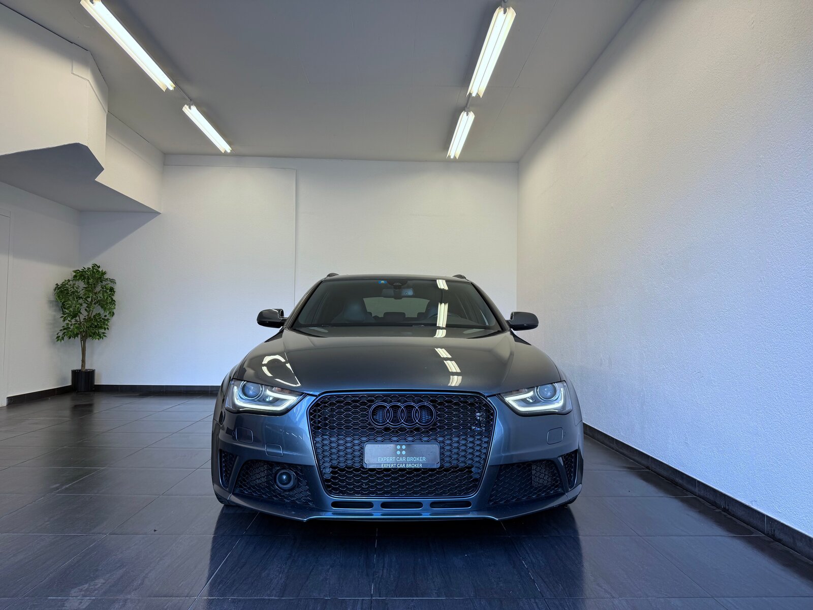 AUDI RS4 Avant 4.2 FSI V8 quattro S-tronic, Benzin, Occasion / Gebraucht, Automatik - 4