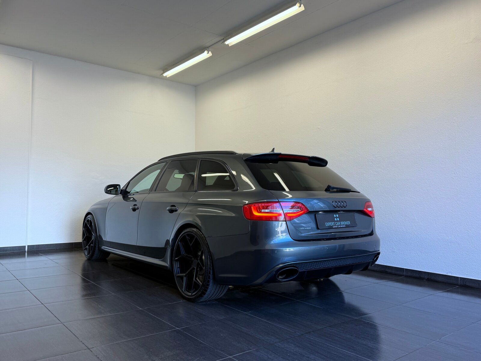 AUDI RS4 Avant 4.2 FSI V8 quattro S-tronic, Benzin, Occasion / Gebraucht, Automatik - 7