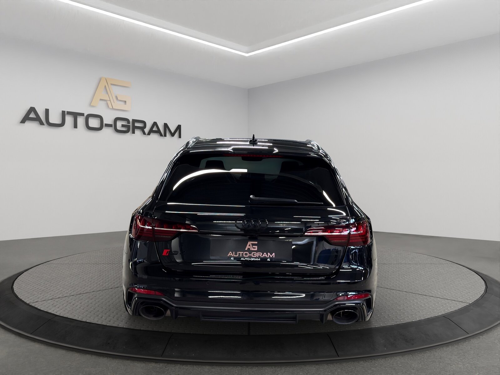 AUDI RS4 Avant quattro tiptronic, Benzin, Occasion / Gebraucht, Automatik - 4