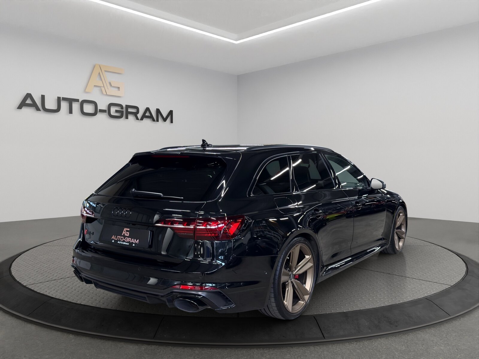 AUDI RS4 Avant quattro tiptronic, Benzin, Occasion / Gebraucht, Automatik - 5