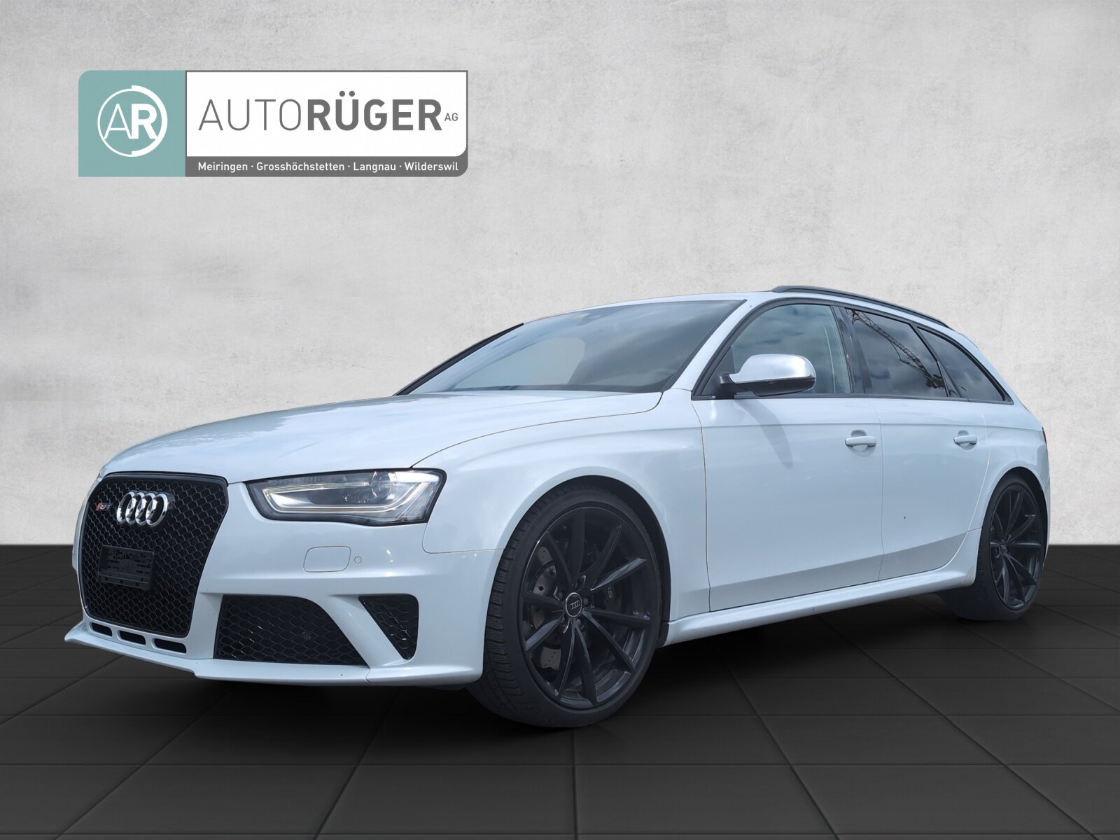 AUDI RS4 Avant 4.2 FSI V8 quattro S-tronic