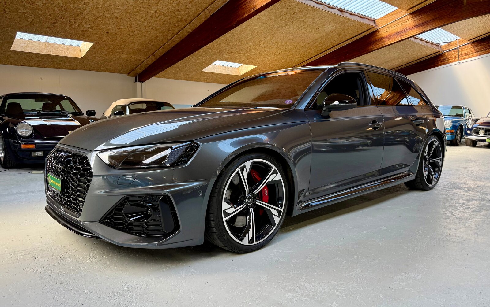 AUDI RS4 Avant quattro tiptronic