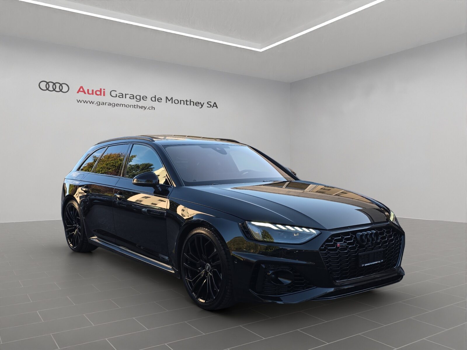 AUDI RS 4 Avant, Petrol, Second hand / Used, Automatic - 3