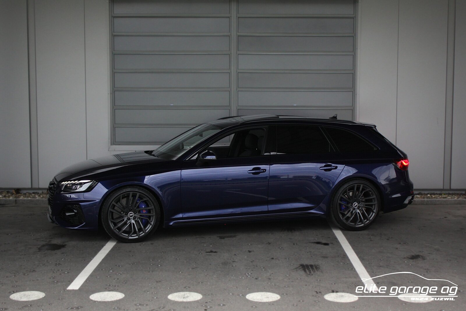 AUDI RS4 Avant quattro tiptronic