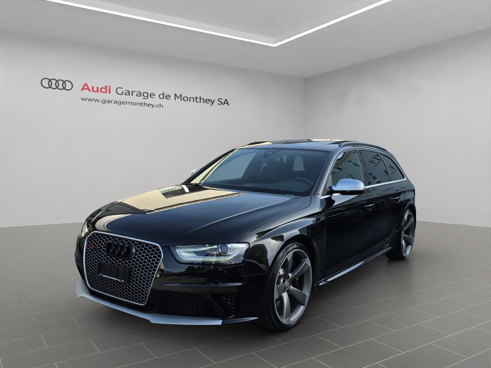 AUDI RS4 Avant 4.2 FSI V8 quattro S-tronic