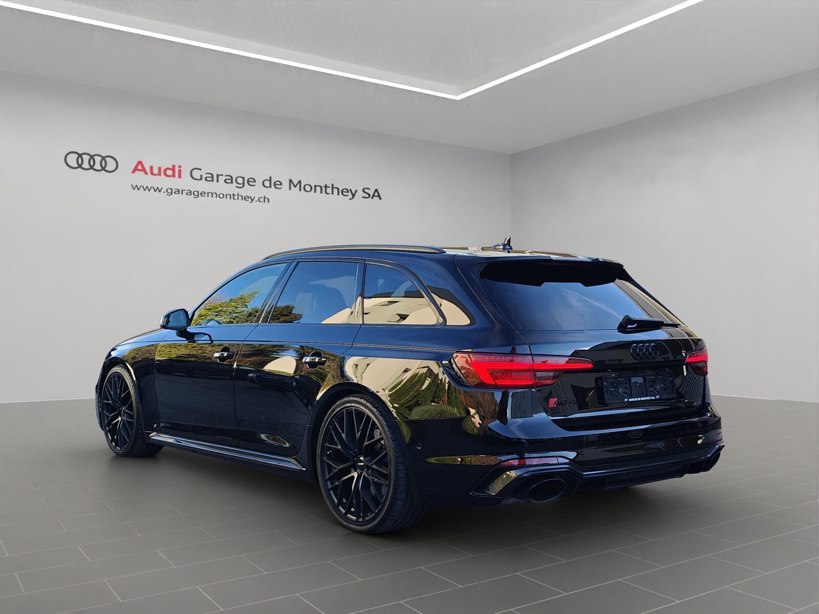 AUDI RS 4 Avant, Petrol, Second hand / Used, Automatic - 4