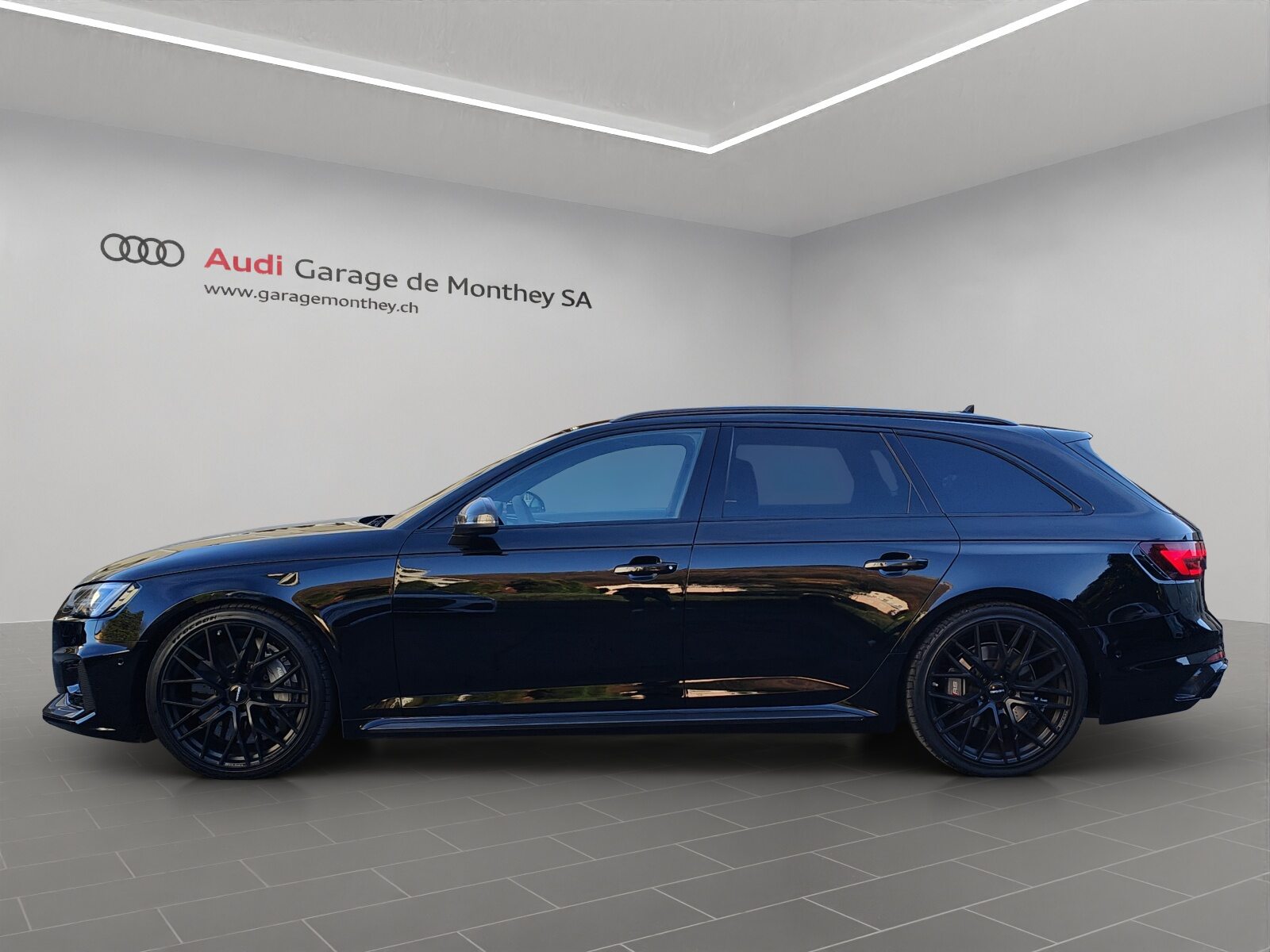 AUDI RS 4 Avant, Petrol, Second hand / Used, Automatic - 5