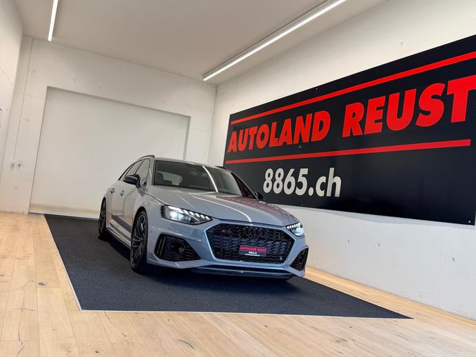 AUDI RS4 Avant quattro tiptronic, Benzin, Occasion / Gebraucht, Automatik