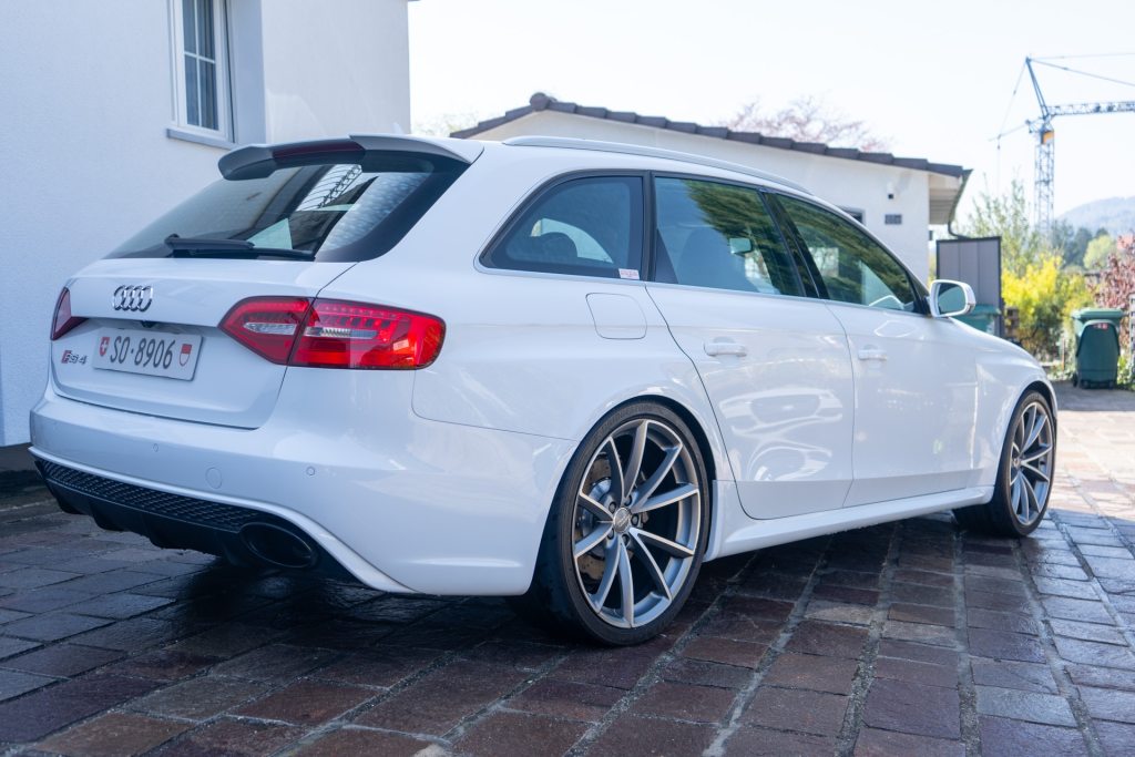 AUDI RS4 4.2 V8 FSI quattro S-Tronic, Essence, Occasion / Utilisé, Automatique - 6