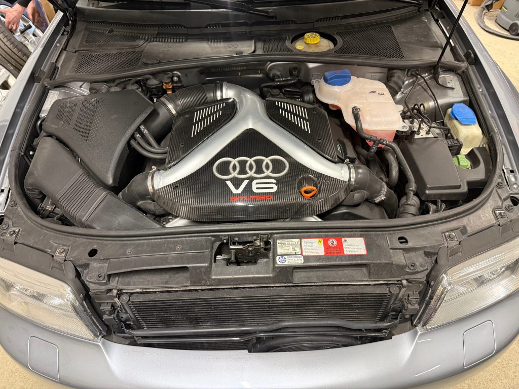 AUDI RS4 Avant quattro, Essence, Occasion / Utilisé, Manuelle - 4