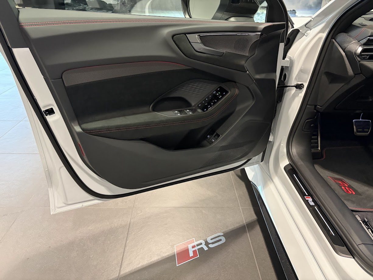 AUDI RS 5 Avant, Full-Hybrid Petrol/Electric, New car, Automatic - 3