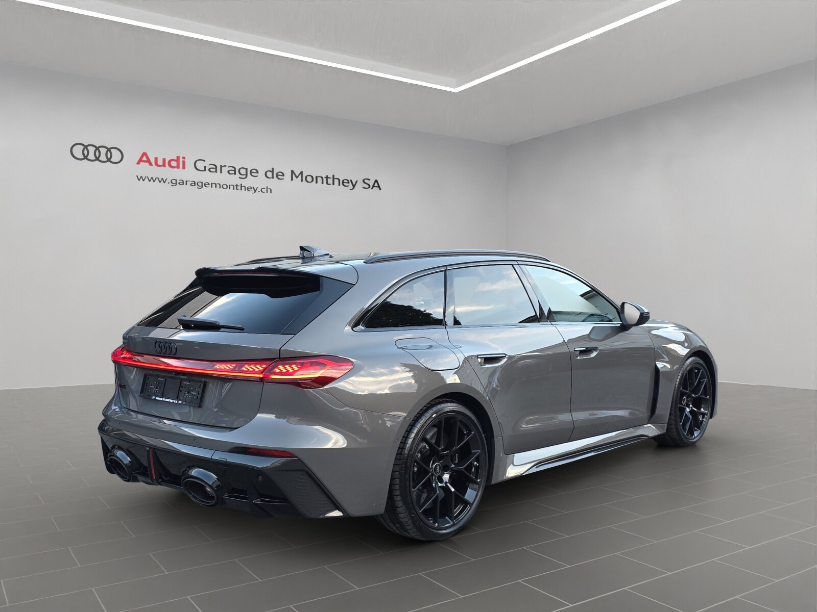 AUDI RS 5 Avant TFSI 470 kW Tiptronic quattro, Plug-in-Hybrid Benzin/Elektro, Occasion / Gebraucht, Automatik - 4