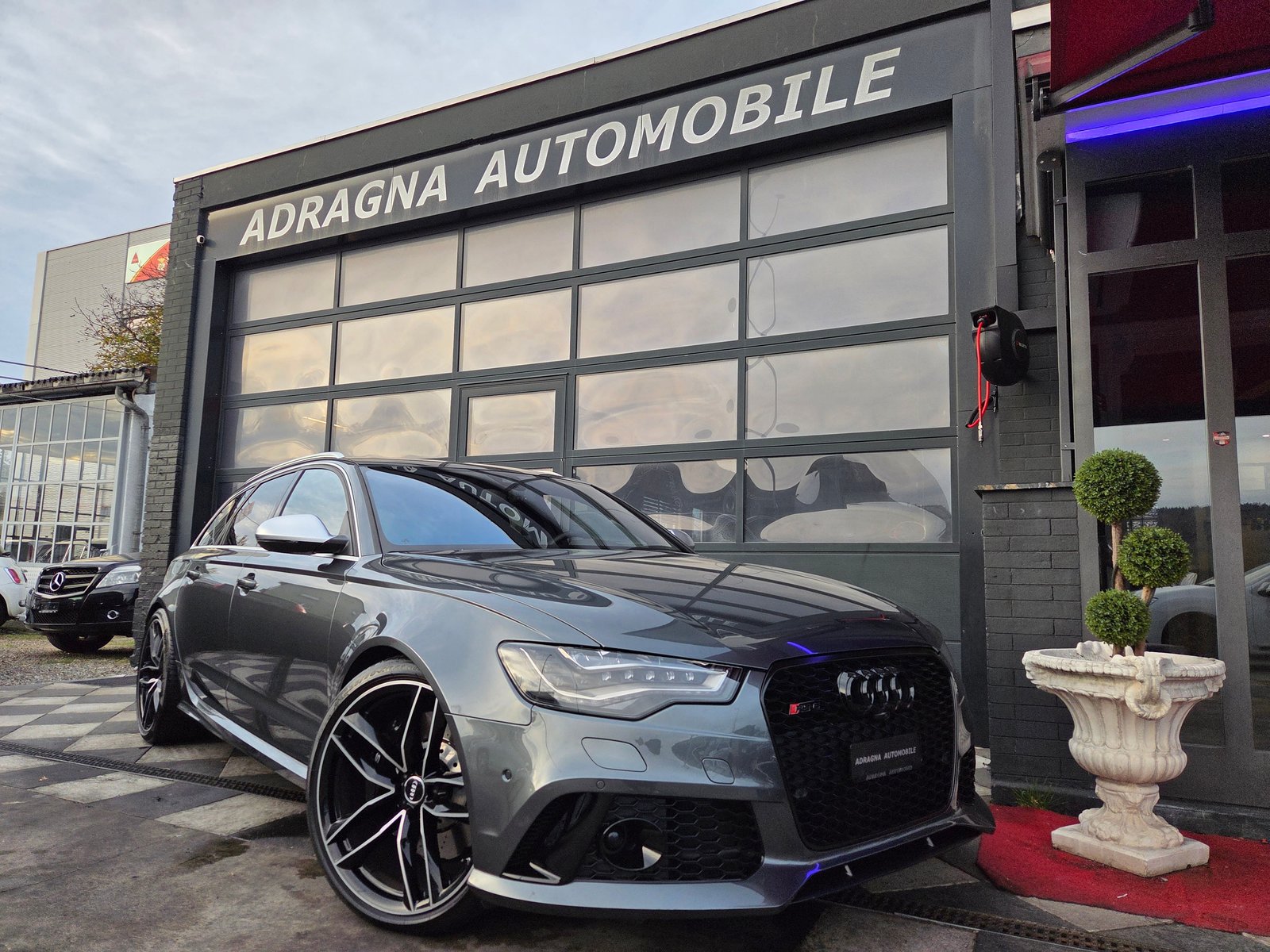 AUDI RS6 Avant 4.0 TFSI V8 quattro Tiptronic, Benzin, Occasion / Gebraucht, Automatik - 2