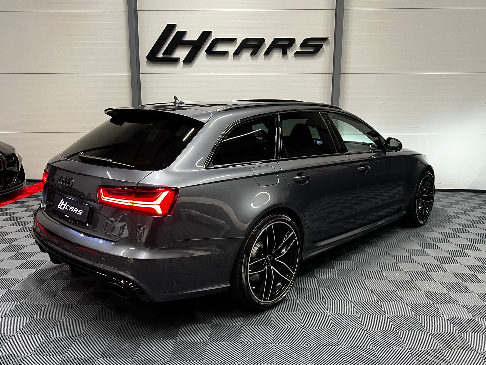 AUDI RS6 Avant 4.0 V8 TFSI perform. qu. T-Tr., Essence, Occasion / Utilisé, Automatique - 4