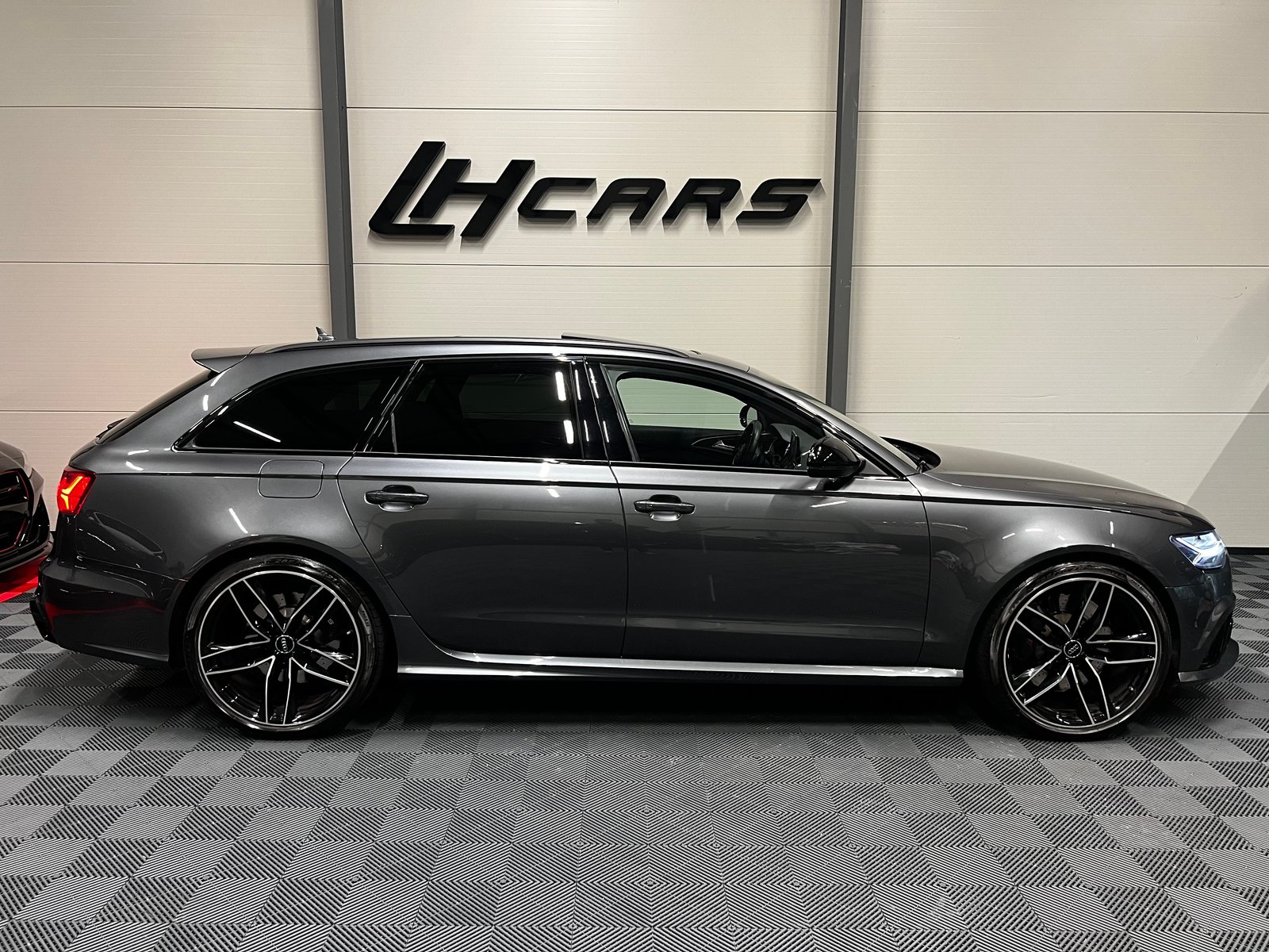AUDI RS6 Avant 4.0 V8 TFSI perform. qu. T-Tr., Essence, Occasion / Utilisé, Automatique - 5