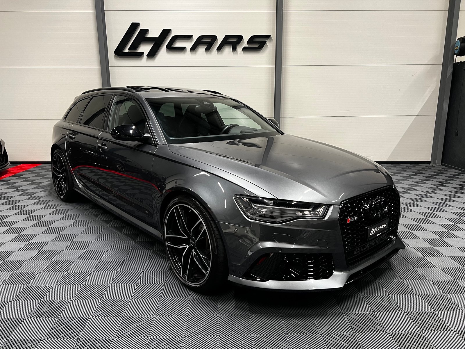 AUDI RS6 Avant 4.0 V8 TFSI perform. qu. T-Tr., Essence, Occasion / Utilisé, Automatique - 6