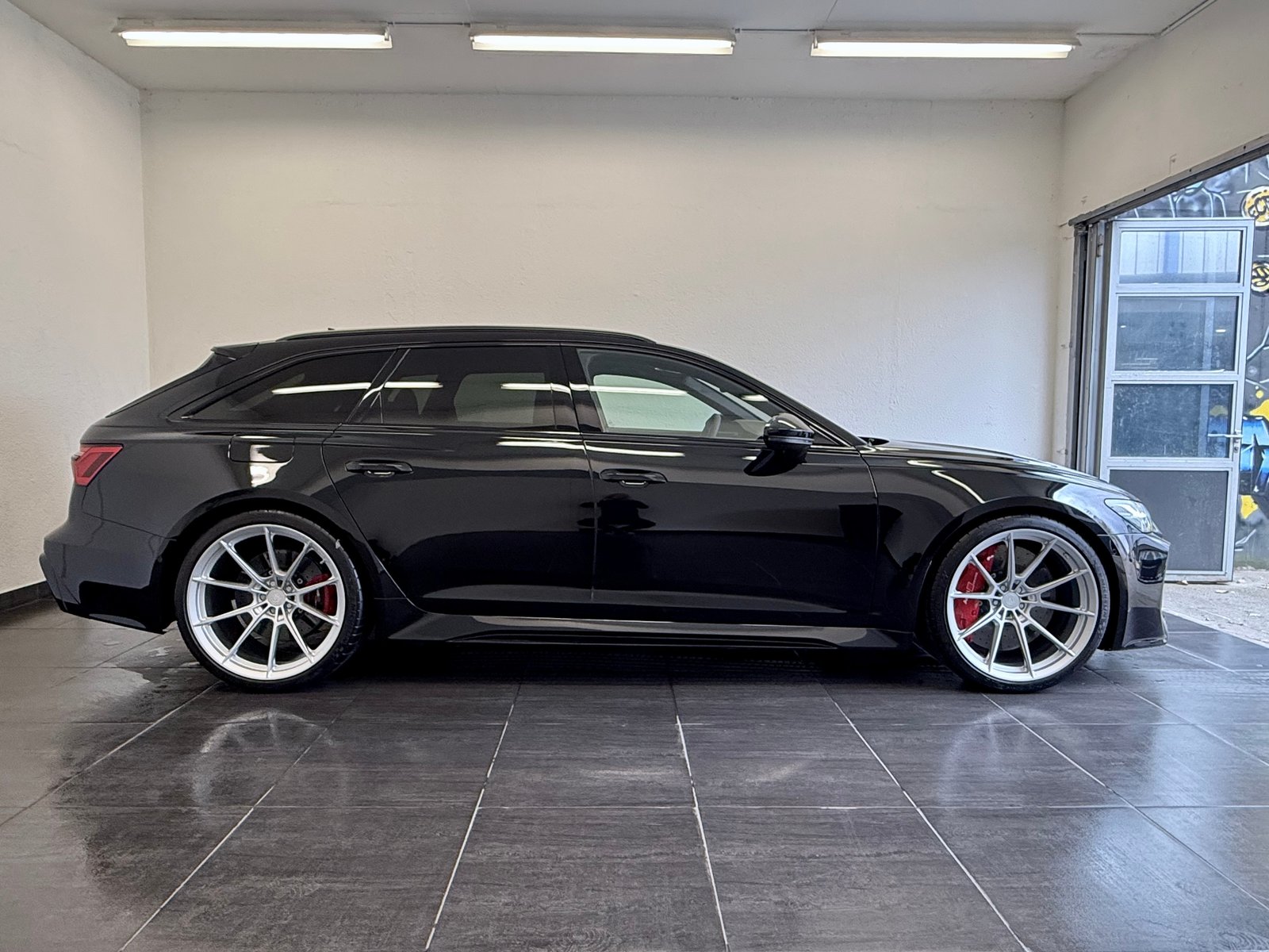 AUDI RS6 Avant, Mild-Hybrid Petrol/Electric, Second hand / Used, Automatic - 6