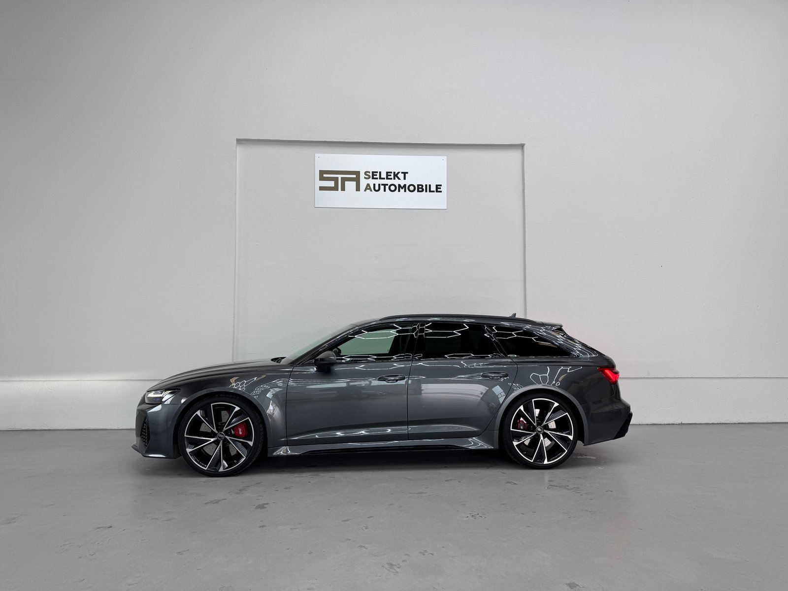 AUDI RS6 Avant 4.0 TFSI V8 Performance quattro VMax 280km/h, Mild-Hybrid Petrol/Electric, Second hand / Used, Automatic - 4