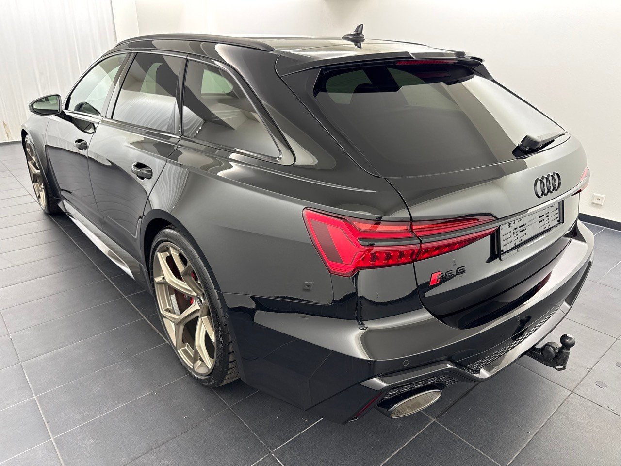 AUDI RS6 Avant Performance ''RS-Dynamikpaket plus'', Mild-Hybrid Petrol/Electric, Second hand / Used, Automatic - 2