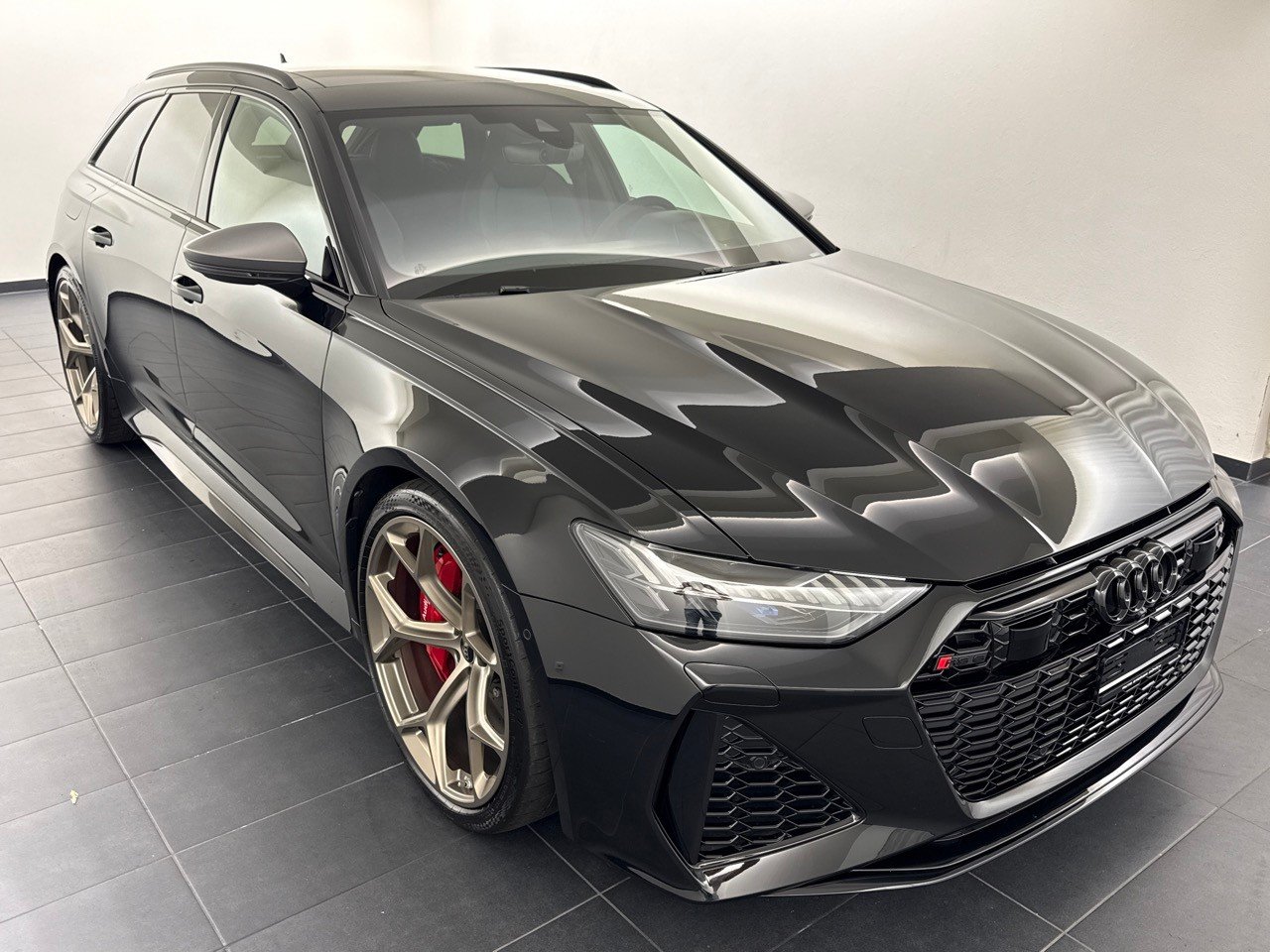 AUDI RS6 Avant Performance ''RS-Dynamikpaket plus'', Mild-Hybrid Petrol/Electric, Second hand / Used, Automatic - 4