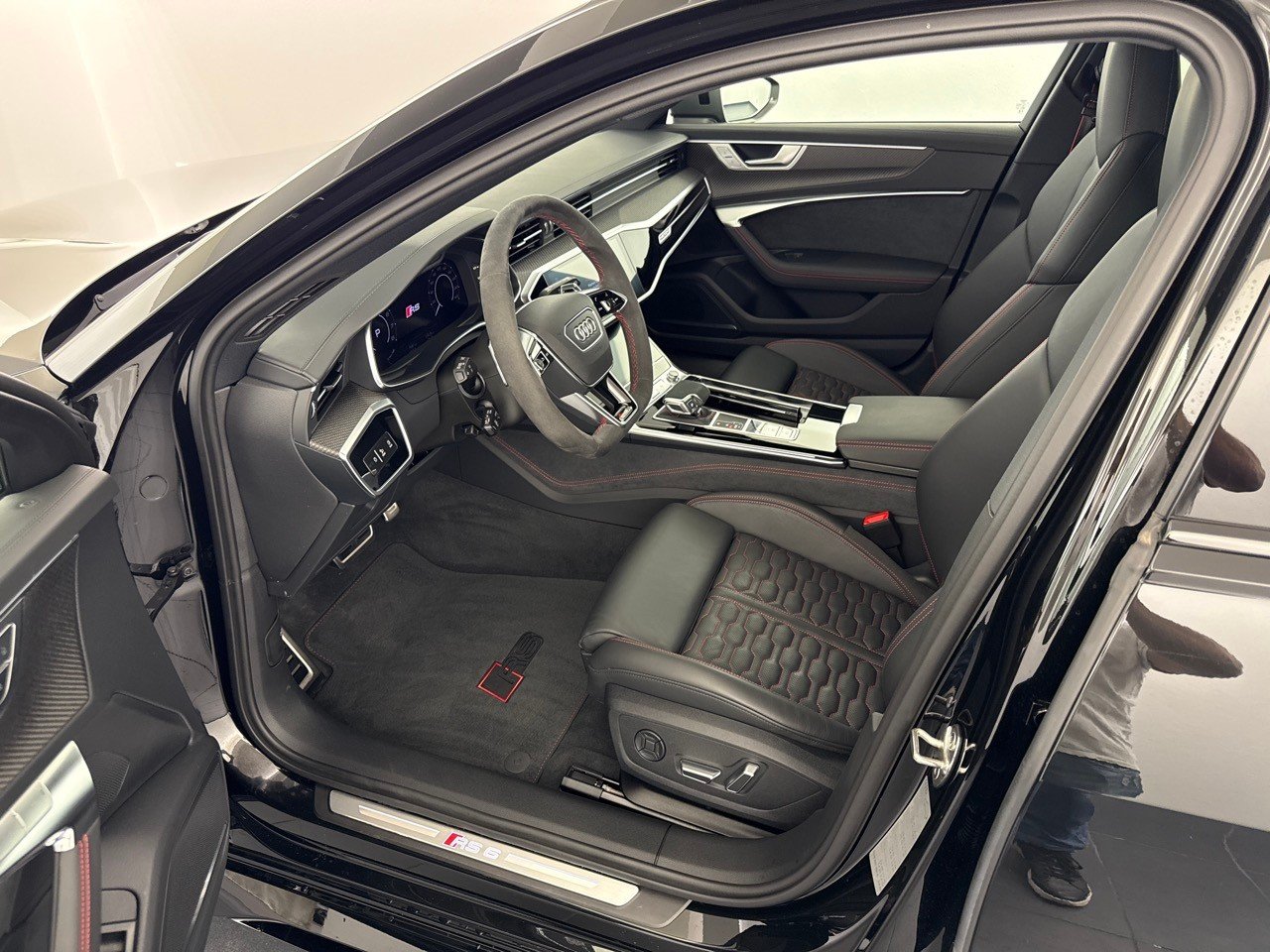 AUDI RS6 Avant Performance ''RS-Dynamikpaket plus'', Mild-Hybrid Petrol/Electric, Second hand / Used, Automatic - 5