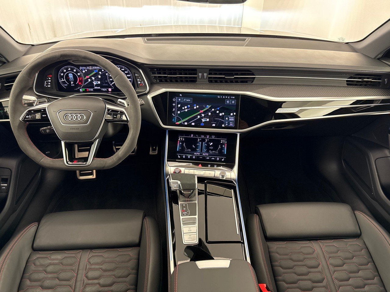 AUDI RS6 Avant Performance ''RS-Dynamikpaket plus'', Mild-Hybrid Petrol/Electric, Second hand / Used, Automatic - 7